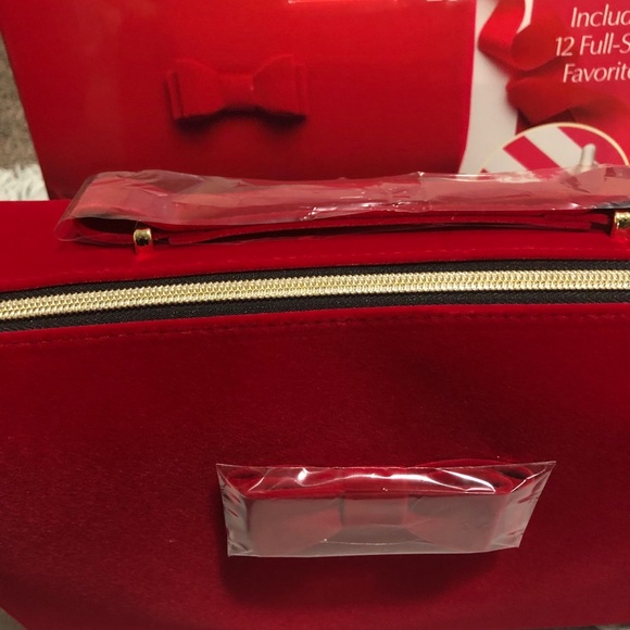 Estee Lauder ❤️Travel Case #Red Velvet NWOT - Picture 4 of 8